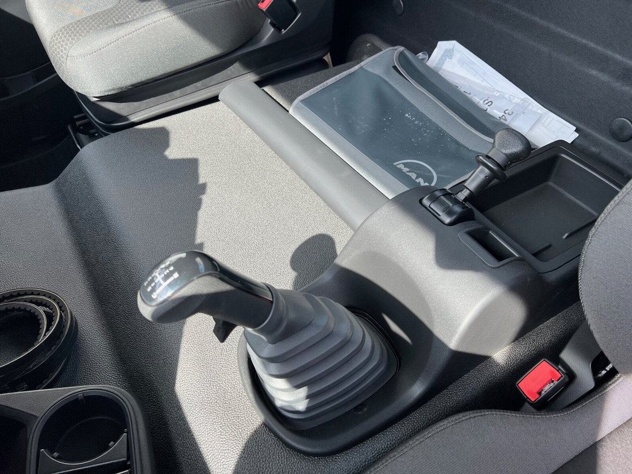 Nov Kotalni prekucni tovornjak MAN TGM 18.250/340 4x2 BL CH TGM 18.250/340 4x2 BL CH, Funk: slika 5 Nov Kotalni prekucni tovornjak MAN TGM 18.250/340 4x2 BL CH TGM 18.250/340 4x2 BL CH, Funk: slika 5