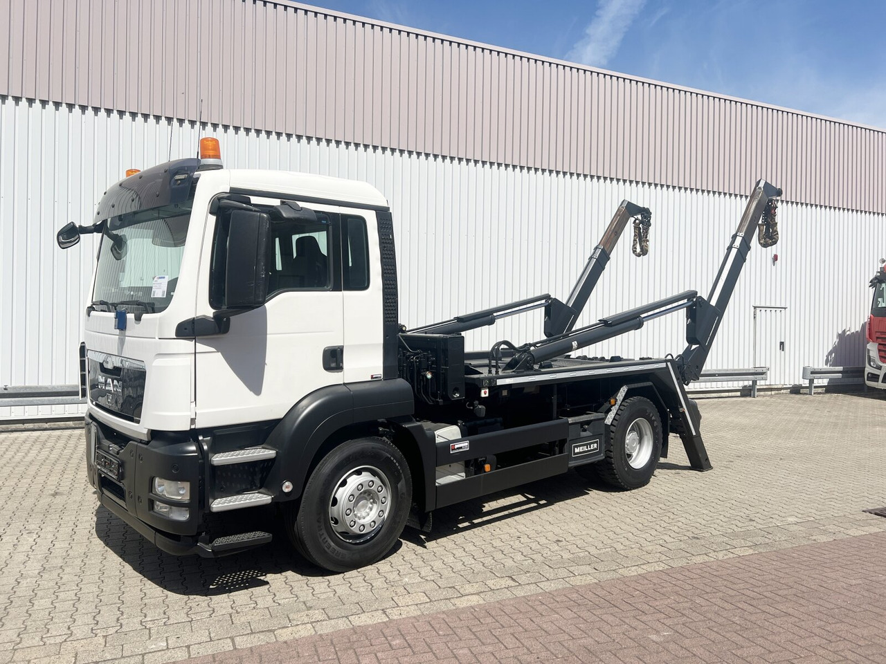 MAN TGS 18.320 4x2 BB TGS 18.320 4x2 BB, Tele-Absetzer - Komunalni tovornjak: slika 1 MAN TGS 18.320 4x2 BB TGS 18.320 4x2 BB, Tele-Absetzer - Komunalni tovornjak: slika 1
