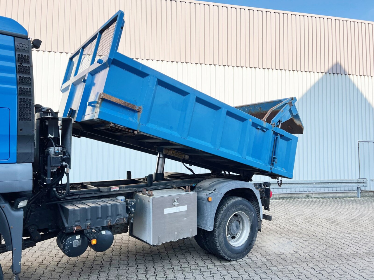 MAN TGS 18.360 4X4 BL TGS 18.360 4X4 BL, Hinterkipper, hydr. Heckklappe, Winterdienstausstattung - Tovornjak prekucnik: slika 4 MAN TGS 18.360 4X4 BL TGS 18.360 4X4 BL, Hinterkipper, hydr. Heckklappe, Winterdienstausstattung - Tovornjak prekucnik: slika 4