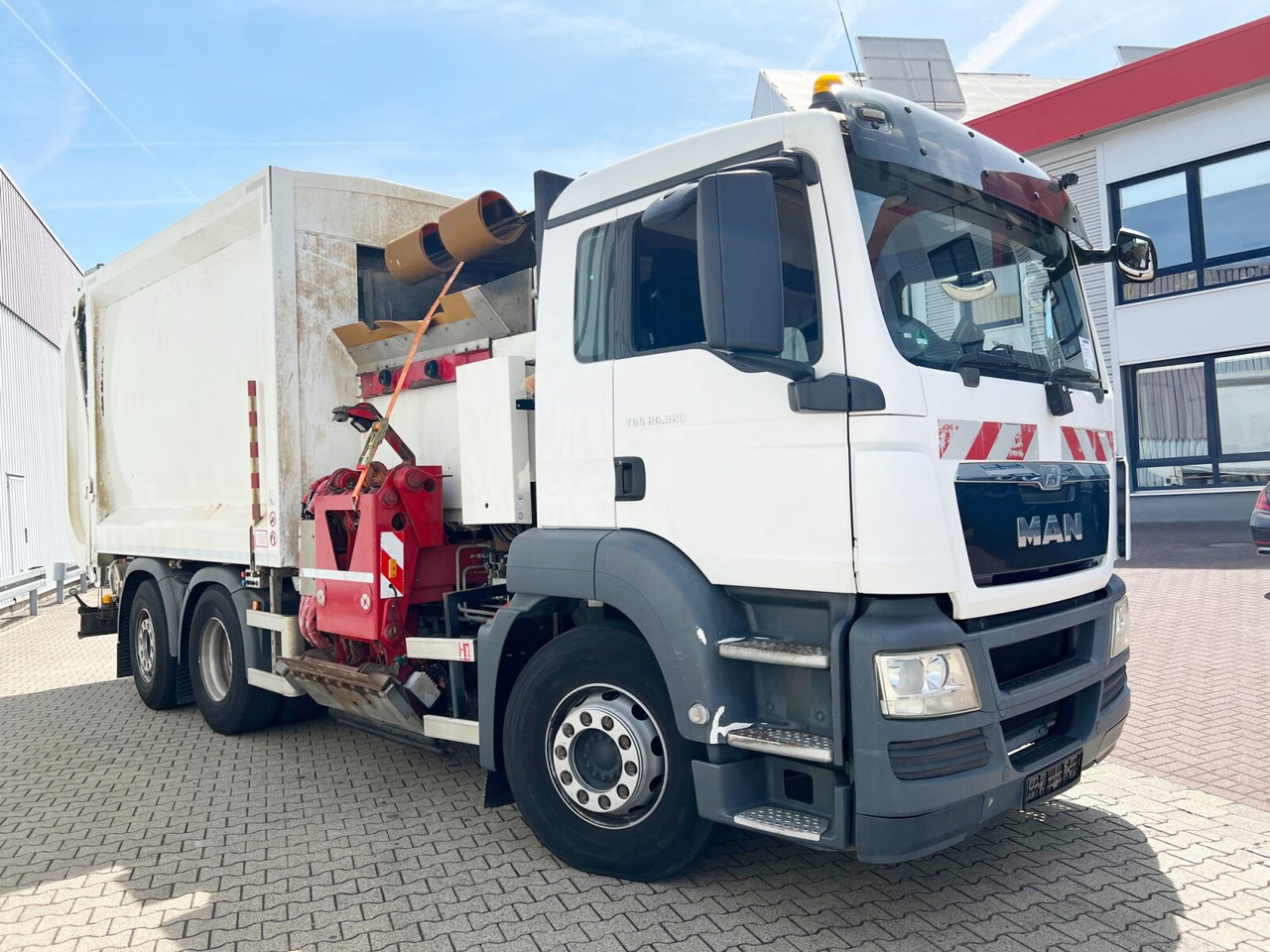 MAN TGS 26.320 6x2-4 LL TGS 26.320/400 6x2-4 LL, Rechtslenker, Retarder, Lift-/Lenkachse, VDL Translift Seitenlader - Smetarski tovornjak: slika 1 MAN TGS 26.320 6x2-4 LL TGS 26.320/400 6x2-4 LL, Rechtslenker, Retarder, Lift-/Lenkachse, VDL Translift Seitenlader - Smetarski tovornjak: slika 1