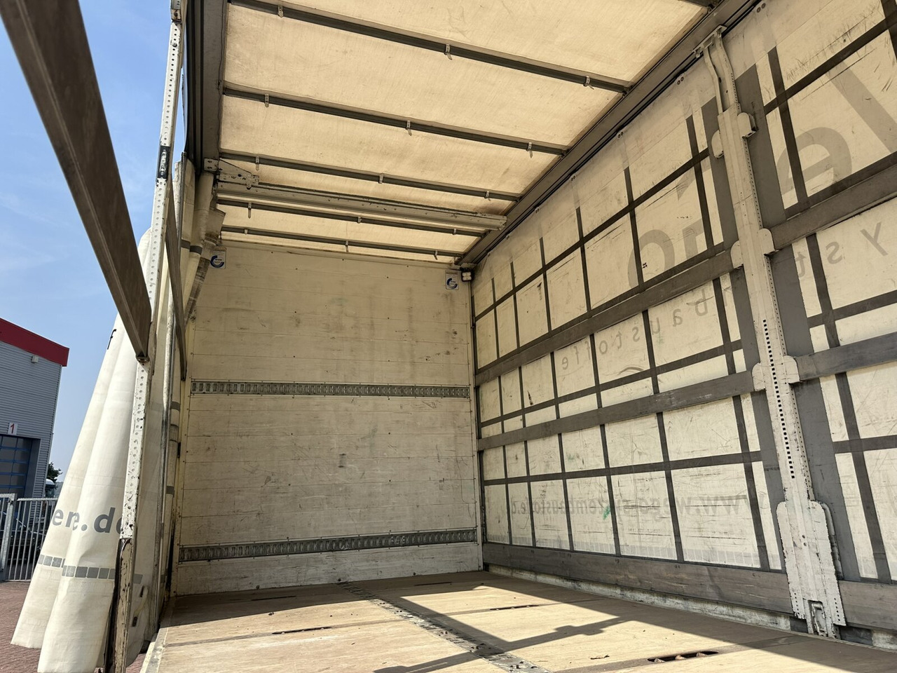 MAN TGS 26.400 6x2-4 LL TGS 26.400 6x2-4 LL, Lenk-/Lift, Edscha, Heckkran Palfinger PK23002-C + Jib PJ060A, Funk - Tovornjak s ponjavo, Tovornjak z dvigalom: slika 3 MAN TGS 26.400 6x2-4 LL TGS 26.400 6x2-4 LL, Lenk-/Lift, Edscha, Heckkran Palfinger PK23002-C + Jib PJ060A, Funk - Tovornjak s ponjavo, Tovornjak z dvigalom: slika 3