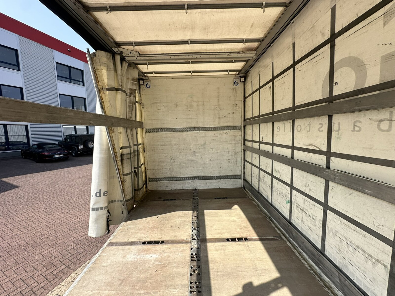 MAN TGS 26.400 6x2-4 LL TGS 26.400 6x2-4 LL, Lenk-/Lift, Edscha, Heckkran Palfinger PK23002-C + Jib PJ060A, Funk - Tovornjak s ponjavo, Tovornjak z dvigalom: slika 5 MAN TGS 26.400 6x2-4 LL TGS 26.400 6x2-4 LL, Lenk-/Lift, Edscha, Heckkran Palfinger PK23002-C + Jib PJ060A, Funk - Tovornjak s ponjavo, Tovornjak z dvigalom: slika 5