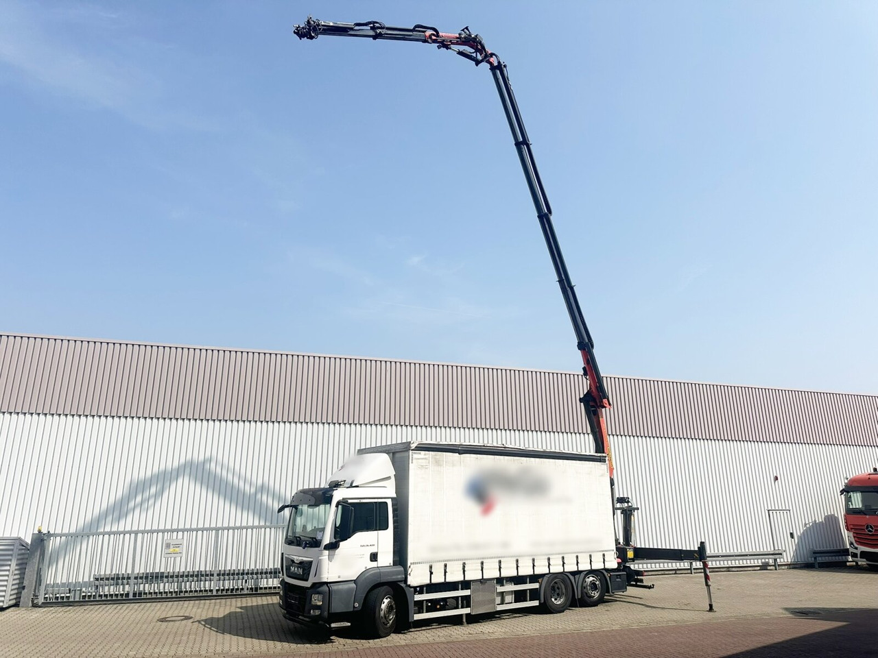 MAN TGS 26.400 6x2-4 LL TGS 26.400 6x2-4 LL, Lenk-/Lift, Edscha, Heckkran Palfinger PK23002-C + Jib PJ060A, Funk - Tovornjak s ponjavo, Tovornjak z dvigalom: slika 1 MAN TGS 26.400 6x2-4 LL TGS 26.400 6x2-4 LL, Lenk-/Lift, Edscha, Heckkran Palfinger PK23002-C + Jib PJ060A, Funk - Tovornjak s ponjavo, Tovornjak z dvigalom: slika 1