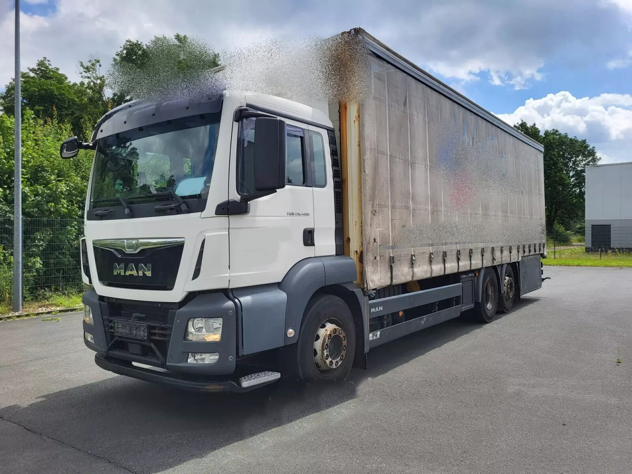 MAN TGS 26.400 6x2-4 LL TGS 26.400 6x2-4 LL, Lenk-/Lift, Hubdach - Tovornjak s kesonom, Tovornjak z dvigalom: slika 1 MAN TGS 26.400 6x2-4 LL TGS 26.400 6x2-4 LL, Lenk-/Lift, Hubdach - Tovornjak s kesonom, Tovornjak z dvigalom: slika 1