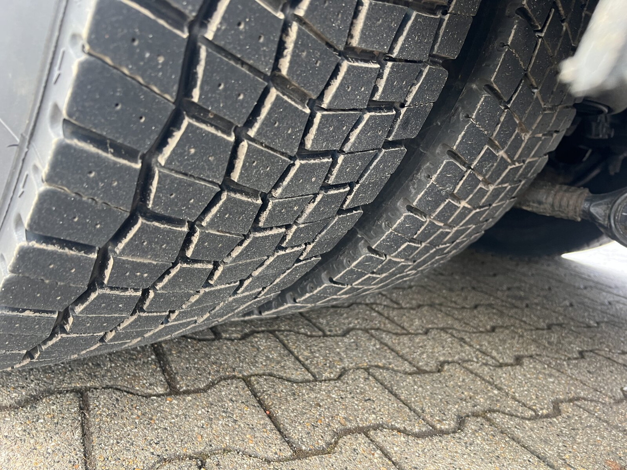 MAN TGS 26.400 6x2-4 LL TGS 26.400 6x2-4 LL, Navi, Lenk-/Liftachse, Heckkran Palfinger PK20001-K B, Funk - Tovornjak z dvigalom, Tovornjak s kesonom: slika 5 MAN TGS 26.400 6x2-4 LL TGS 26.400 6x2-4 LL, Navi, Lenk-/Liftachse, Heckkran Palfinger PK20001-K B, Funk - Tovornjak z dvigalom, Tovornjak s kesonom: slika 5