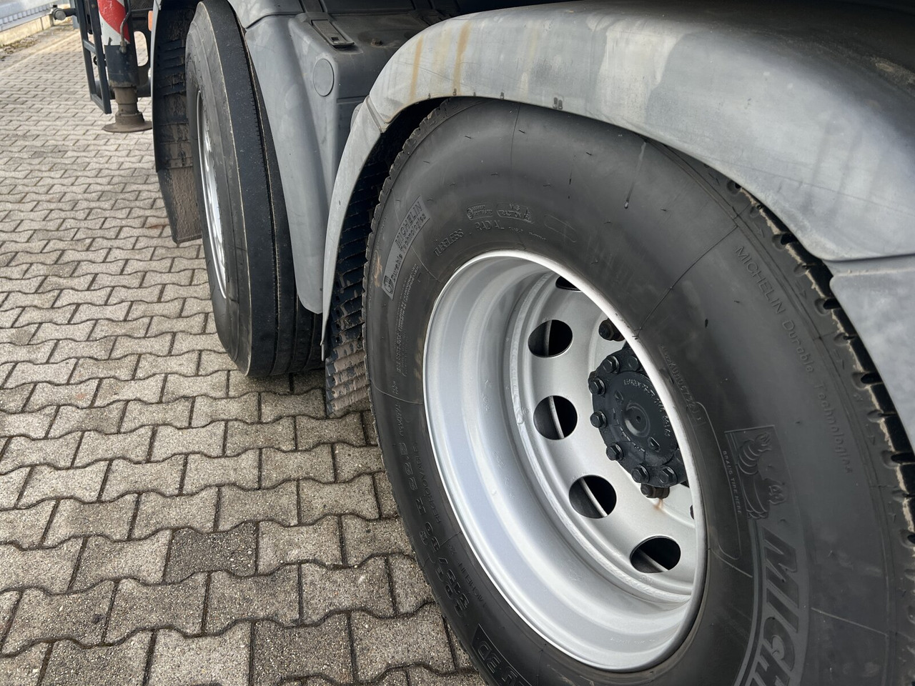 MAN TGS 26.400 6x2-4 LL TGS 26.400 6x2-4 LL, Navi, Lenk-/Liftachse, Heckkran Palfinger PK20001-K B, Funk - Tovornjak z dvigalom, Tovornjak s kesonom: slika 3 MAN TGS 26.400 6x2-4 LL TGS 26.400 6x2-4 LL, Navi, Lenk-/Liftachse, Heckkran Palfinger PK20001-K B, Funk - Tovornjak z dvigalom, Tovornjak s kesonom: slika 3