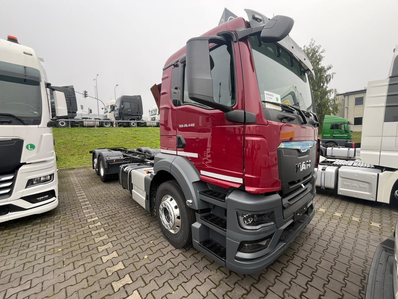 MAN TGS 26.440 6x2-4 LL CH TGS 26.440 6x2-4 LL CH, Lenk-/Liftachse, Navi, LED - Tovornjak-šasija: slika 2 MAN TGS 26.440 6x2-4 LL CH TGS 26.440 6x2-4 LL CH, Lenk-/Liftachse, Navi, LED - Tovornjak-šasija: slika 2