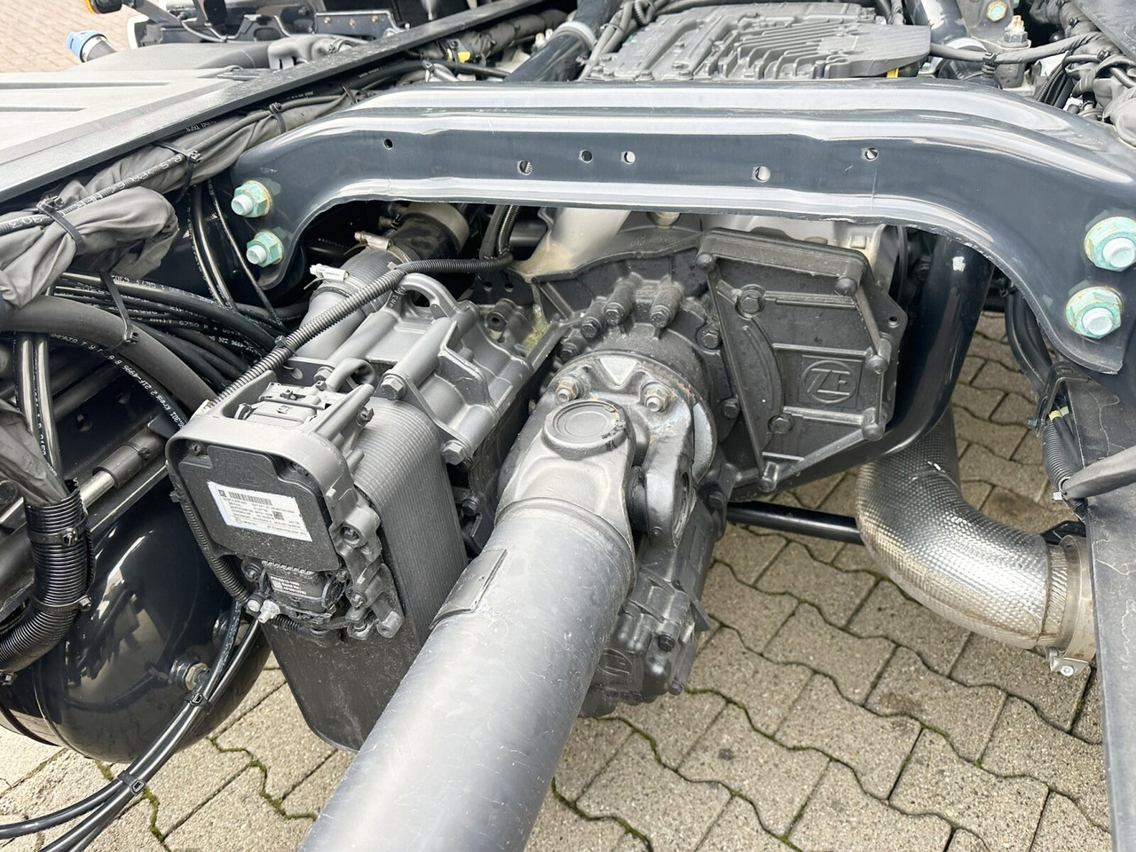 MAN TGS 26.480 6x2-4 LL TGS 26.480 6x2-4 LL, Retarder, Lenk-/Liftachse, Standklima - Tovornjak-šasija: slika 5 MAN TGS 26.480 6x2-4 LL TGS 26.480 6x2-4 LL, Retarder, Lenk-/Liftachse, Standklima - Tovornjak-šasija: slika 5