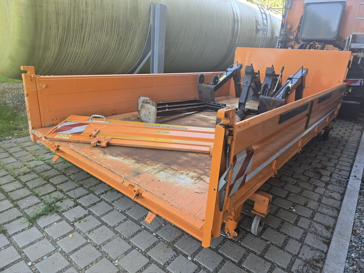 MAN TGS 28.400 6x4-4 BL TGS 28.400 6x4-4 BL, EEV, Lenk-/Liftachse, Wechselsystem Kipper/Salzsteuer - Tovornjak prekucnik: slika 2 MAN TGS 28.400 6x4-4 BL TGS 28.400 6x4-4 BL, EEV, Lenk-/Liftachse, Wechselsystem Kipper/Salzsteuer - Tovornjak prekucnik: slika 2