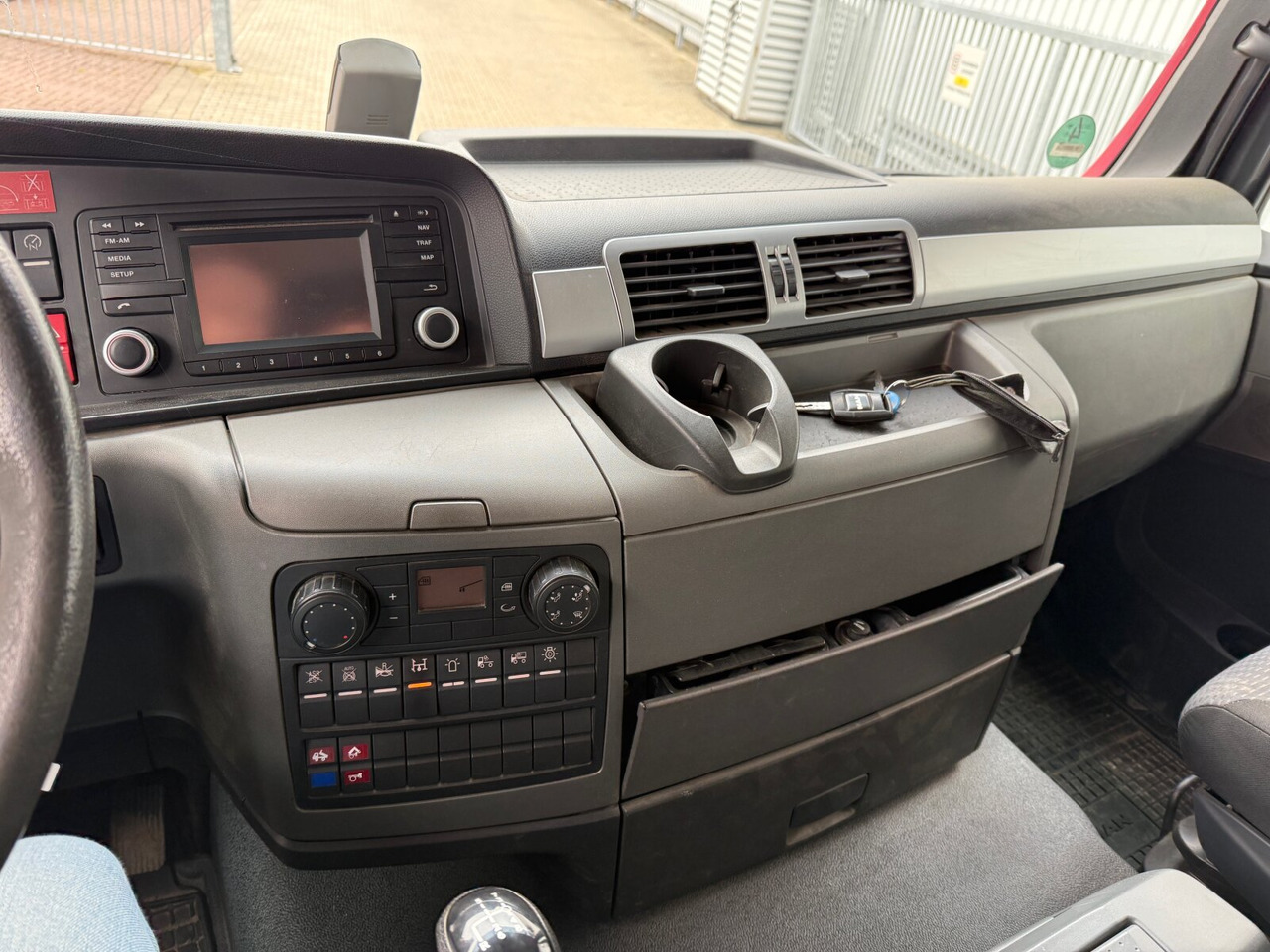MAN TGS 33.400 6x4 BL TGS 33.400 6x4 BL, Navi - Kotalni prekucni tovornjak: slika 5 MAN TGS 33.400 6x4 BL TGS 33.400 6x4 BL, Navi - Kotalni prekucni tovornjak: slika 5
