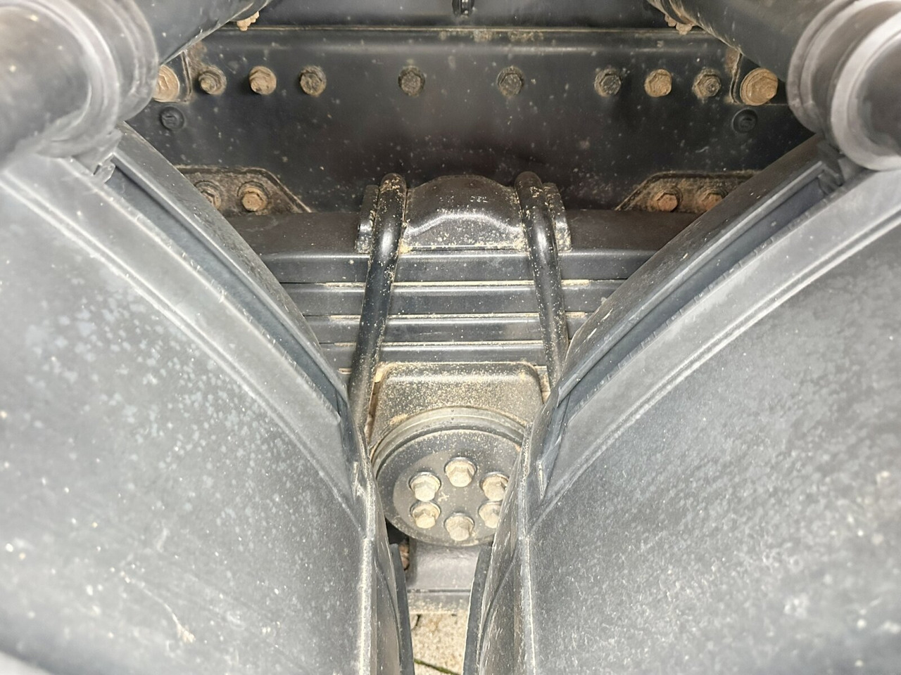 MAN TGS 35.460 8X4 BB TGS 35.460 8X4 BB, Meiller Bordmatik, Rollplane, 13m³ - Tovornjak prekucnik: slika 5 MAN TGS 35.460 8X4 BB TGS 35.460 8X4 BB, Meiller Bordmatik, Rollplane, 13m³ - Tovornjak prekucnik: slika 5