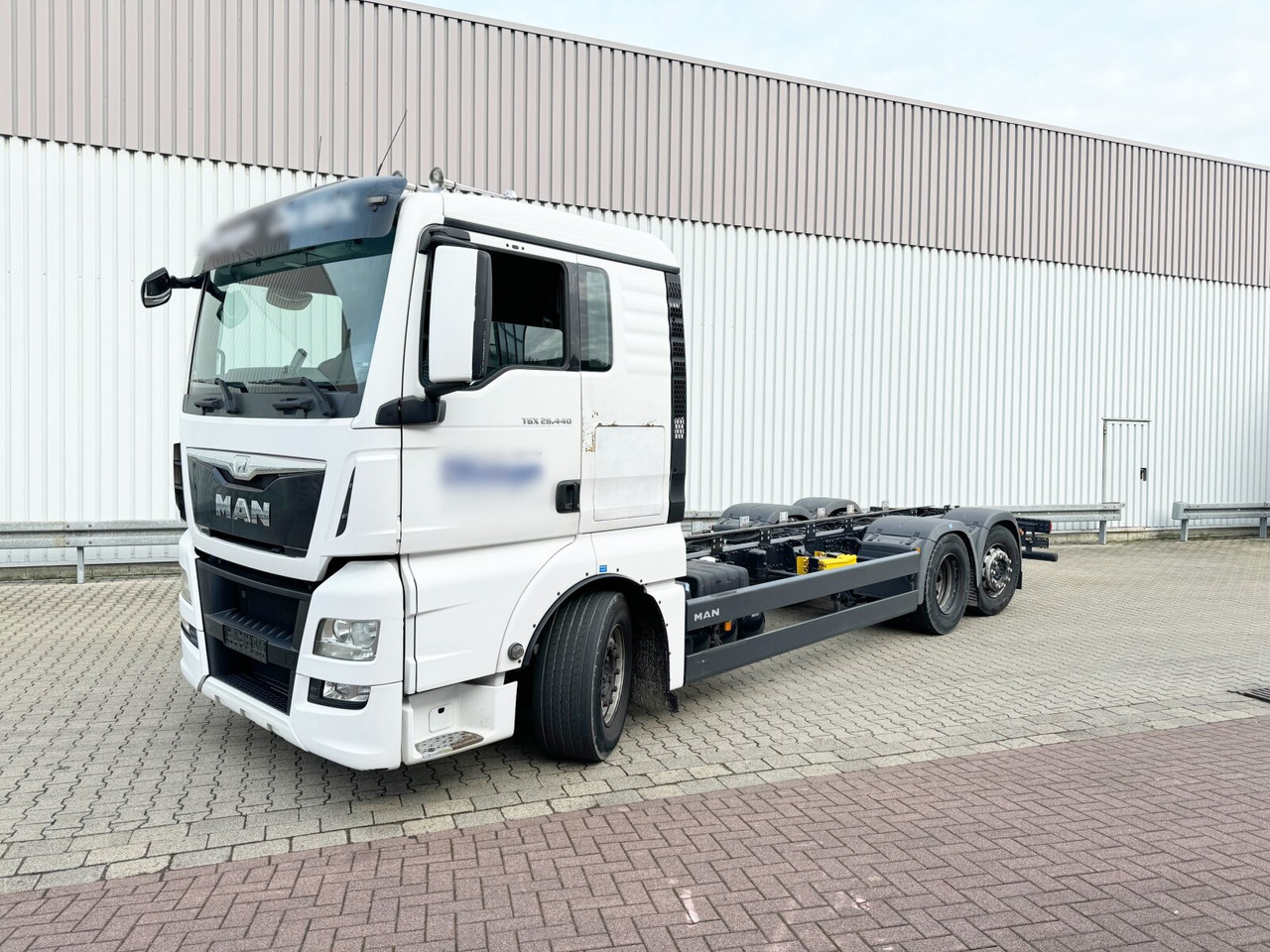 MAN TGX 26.440 6X2-4 LL TGX 26.440 6X2-4 LL, Lift-/Lenkachse - Tovornjak-šasija: slika 1 MAN TGX 26.440 6X2-4 LL TGX 26.440 6X2-4 LL, Lift-/Lenkachse - Tovornjak-šasija: slika 1
