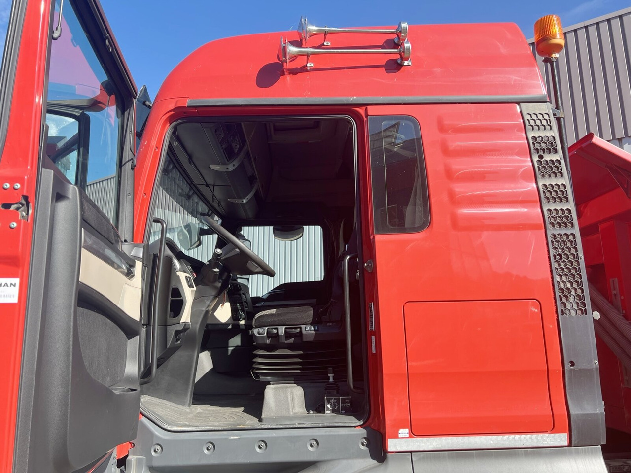 MAN TGX 26.460 6X4 BB TGX 26.460 6X4 BB, Intarder, Standklima - Tovornjak prekucnik: slika 5 MAN TGX 26.460 6X4 BB TGX 26.460 6X4 BB, Intarder, Standklima - Tovornjak prekucnik: slika 5