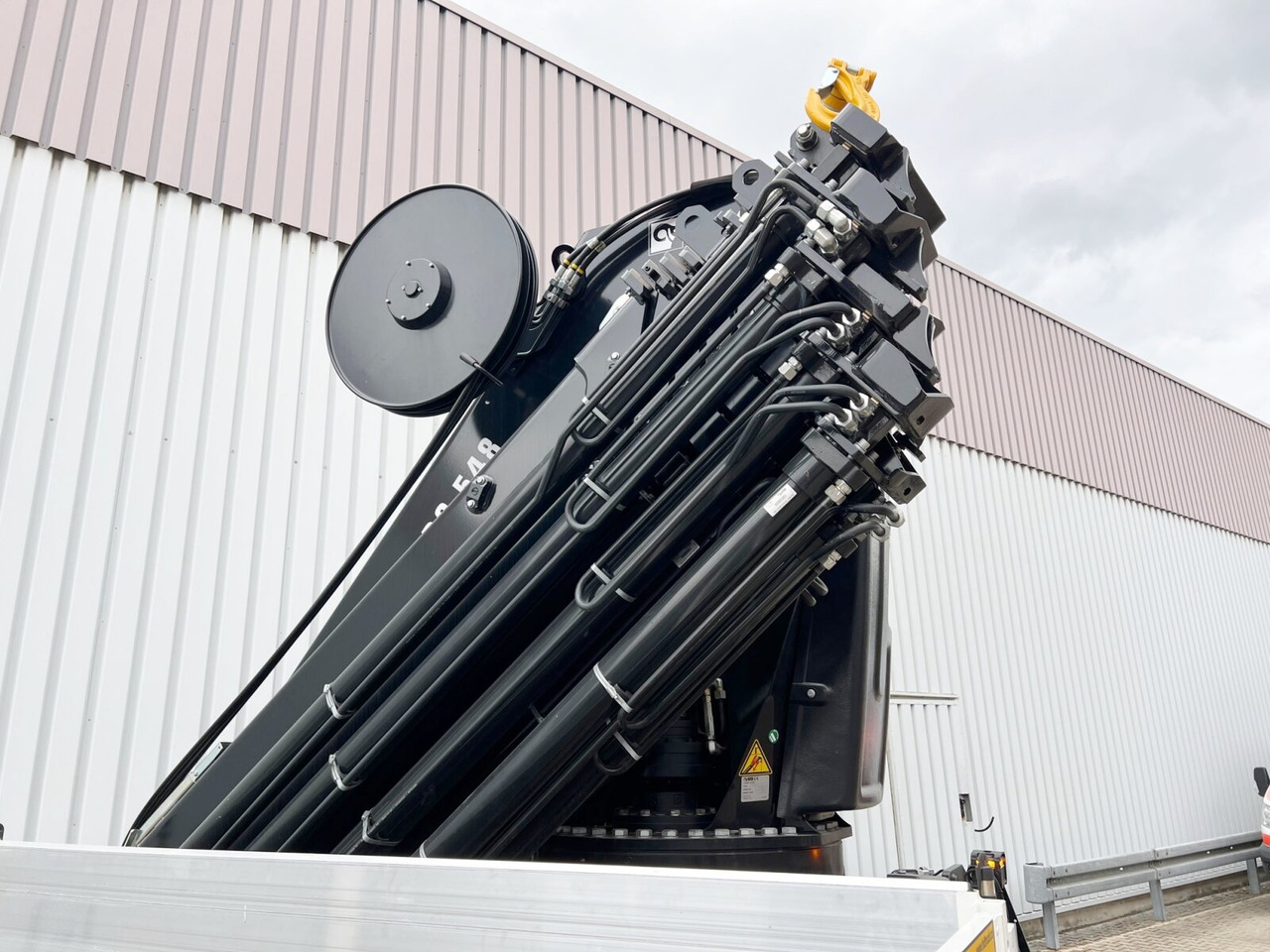 MAN TGX 26.510 6x2-4 LL CH TGX 26.510 6x2-4 LL, Kran Hiab X-HiPro 548 E-8, Lenk-/Liftachse, TwistLock 20Fuß, Funk, Retarder - Tovornjak z dvigalom, Tovornjak s kesonom: slika 4 MAN TGX 26.510 6x2-4 LL CH TGX 26.510 6x2-4 LL, Kran Hiab X-HiPro 548 E-8, Lenk-/Liftachse, TwistLock 20Fuß, Funk, Retarder - Tovornjak z dvigalom, Tovornjak s kesonom: slika 4