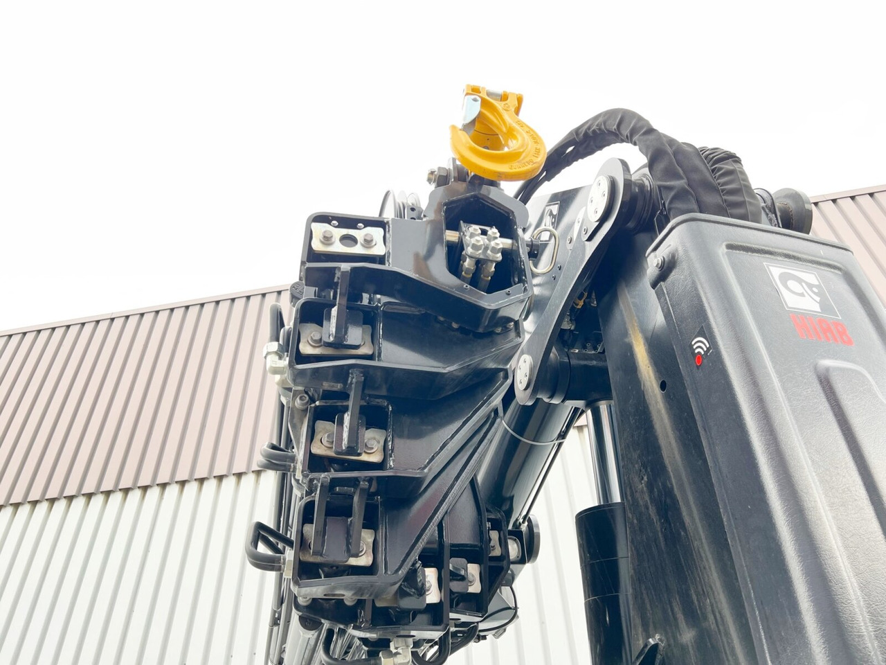 MAN TGX 26.510 6x2-4 LL CH TGX 26.510 6x2-4 LL, Kran Hiab X-HiPro 548 E-8, Lenk-/Liftachse, TwistLock 20Fuß, Funk, Retarder - Tovornjak z dvigalom, Tovornjak s kesonom: slika 5 MAN TGX 26.510 6x2-4 LL CH TGX 26.510 6x2-4 LL, Kran Hiab X-HiPro 548 E-8, Lenk-/Liftachse, TwistLock 20Fuß, Funk, Retarder - Tovornjak z dvigalom, Tovornjak s kesonom: slika 5