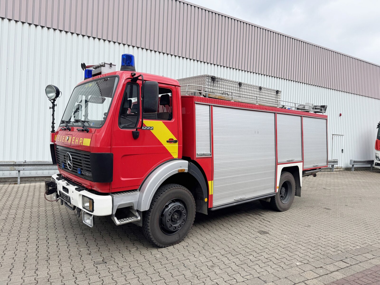 Mercedes-Benz 1222 AF 4x4 Rüstwagen RW 2 1222 AF 4x4, Rüstwagen RW 2, Seilwinde - Reševalno vozilo: slika 1 Mercedes-Benz 1222 AF 4x4 Rüstwagen RW 2 1222 AF 4x4, Rüstwagen RW 2, Seilwinde - Reševalno vozilo: slika 1