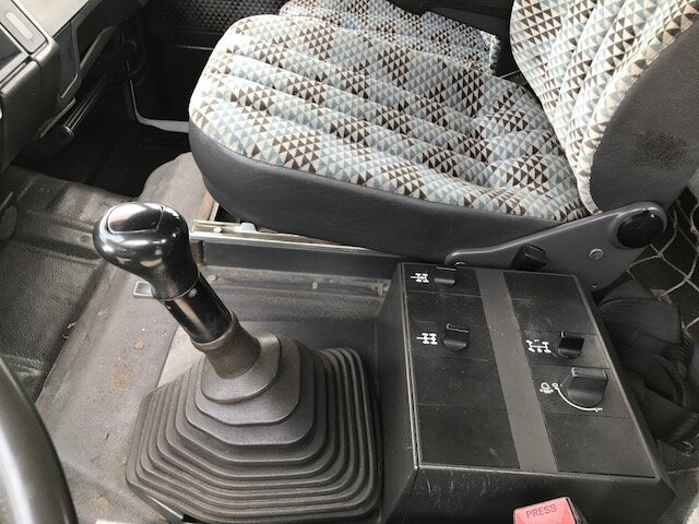 Tovornjak z dvigalom, Tovornjak s kesonom Mercedes-Benz 2638 K 6x4 mit Heckkran Palfinger PK 68000 2638 K 6x4 mit Heckkran Palfinger PK 68000: slika 7