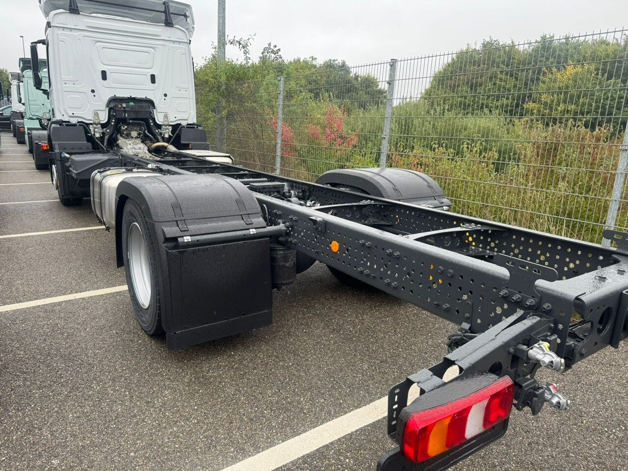 Mercedes-Benz Actros 1827/30 L 4x2 Actros 1827/30 L 4x2, Gardine, LBW - Tovornjak s kesonom: slika 3 Mercedes-Benz Actros 1827/30 L 4x2 Actros 1827/30 L 4x2, Gardine, LBW - Tovornjak s kesonom: slika 3