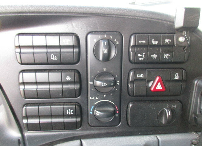 Mercedes-Benz Actros 1841L 4x2 1841L 4x2,Chassis mit Retarder - Tovornjak-šasija: slika 3 Mercedes-Benz Actros 1841L 4x2 1841L 4x2,Chassis mit Retarder - Tovornjak-šasija: slika 3