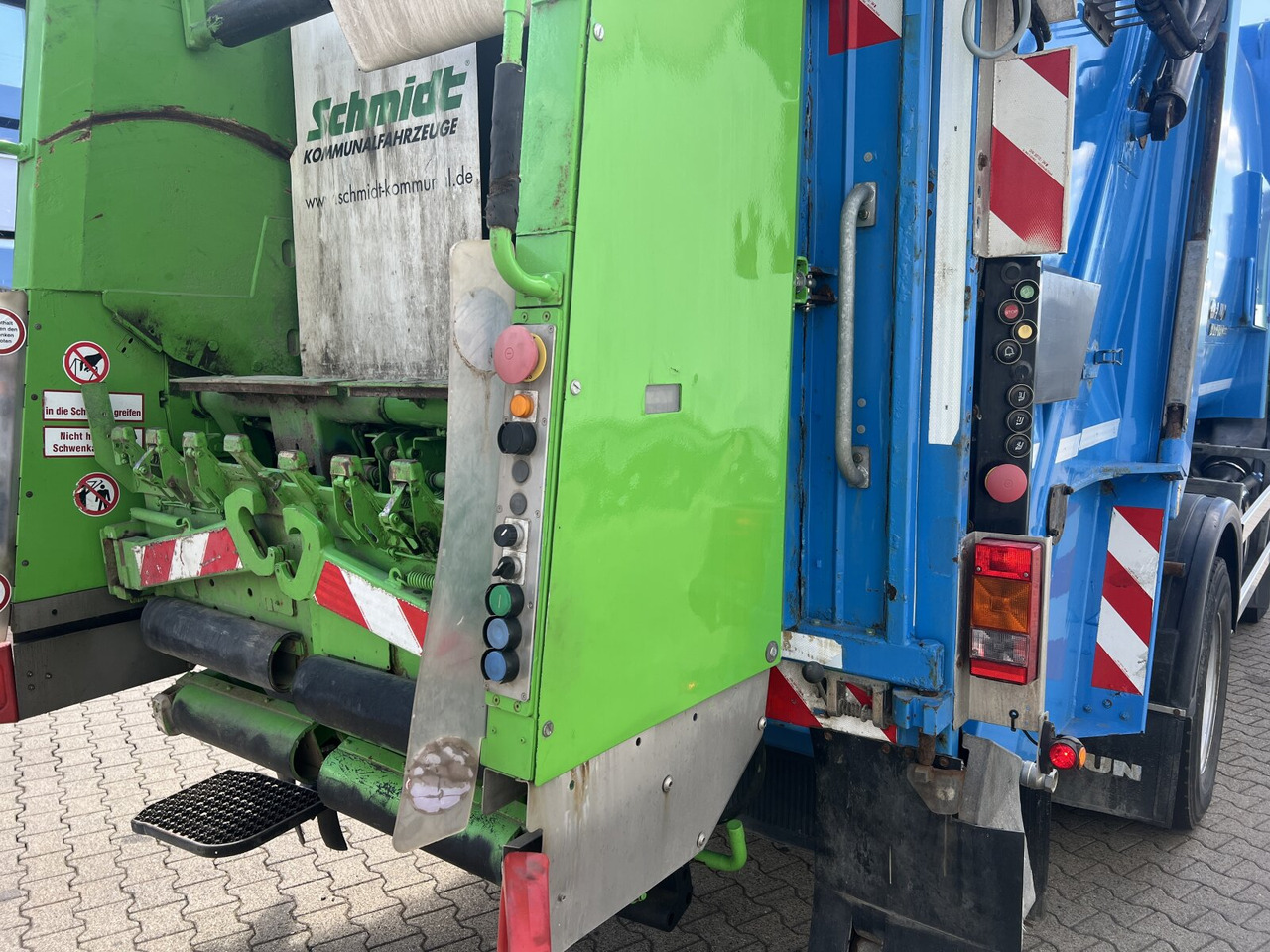 Mercedes-Benz Actros 2032 LA 4x4 Actros 2032 LA 4x4, Faun Variopress 310 ca. 10m³, Zöller Schüttung - Smetarski tovornjak: slika 3 Mercedes-Benz Actros 2032 LA 4x4 Actros 2032 LA 4x4, Faun Variopress 310 ca. 10m³, Zöller Schüttung - Smetarski tovornjak: slika 3