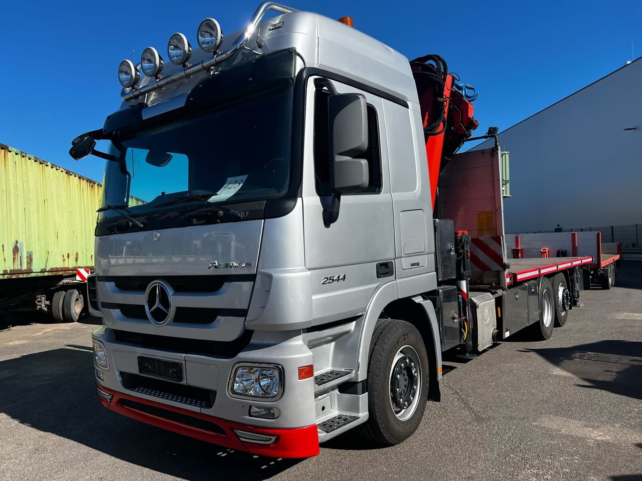Mercedes-Benz Actros 2544 L 6x2 Actros 2544 L 6x2, Lenkachse, Kran MKG HLK531HP-a5, Funk - Tovornjak s kesonom, Tovornjak z dvigalom: slika 1 Mercedes-Benz Actros 2544 L 6x2 Actros 2544 L 6x2, Lenkachse, Kran MKG HLK531HP-a5, Funk - Tovornjak s kesonom, Tovornjak z dvigalom: slika 1