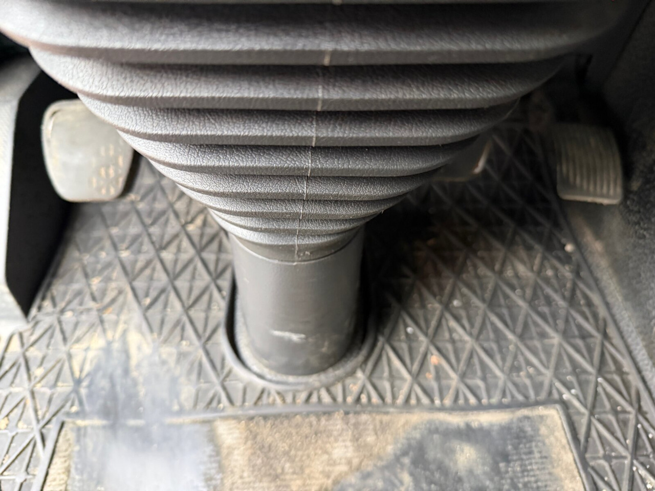 Mercedes-Benz Actros 2641 6x4 Actros 2641 6x4 - Kotalni prekucni tovornjak: slika 5 Mercedes-Benz Actros 2641 6x4 Actros 2641 6x4 - Kotalni prekucni tovornjak: slika 5