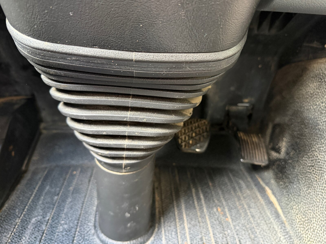 Mercedes-Benz Actros 2644 L 6x4 Actros 2644 L 6x4 - Kotalni prekucni tovornjak: slika 3 Mercedes-Benz Actros 2644 L 6x4 Actros 2644 L 6x4 - Kotalni prekucni tovornjak: slika 3