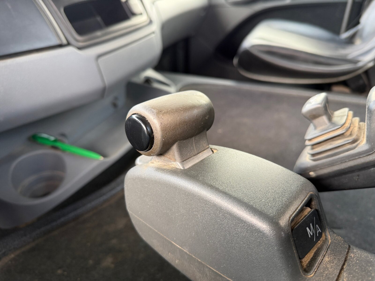 Mercedes-Benz Actros 2644 L 6x4 Actros 2644 L 6x4 - Kotalni prekucni tovornjak: slika 2 Mercedes-Benz Actros 2644 L 6x4 Actros 2644 L 6x4 - Kotalni prekucni tovornjak: slika 2