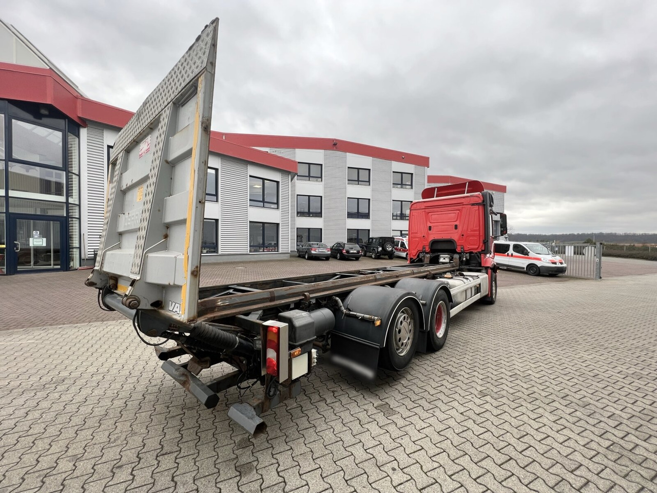 Tovornjak-šasija Mercedes-Benz Actros 2645 6x2 Actros 2645 6x2, Retarder, Liftachse, AWL, Hiab LBW: slika 11