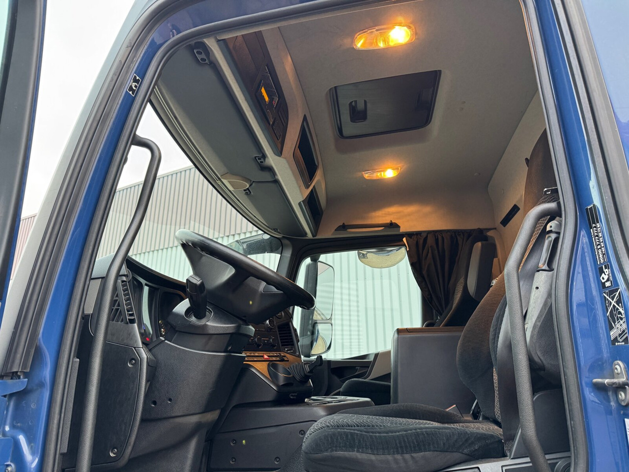 Mercedes-Benz Antos 2540 L 6x2 Antos 2540 L 6x2, Lenkachse, HMF 2110-L3 Heckkran - Tovornjak z dvigalom, Tovornjak s kesonom: slika 3 Mercedes-Benz Antos 2540 L 6x2 Antos 2540 L 6x2, Lenkachse, HMF 2110-L3 Heckkran - Tovornjak z dvigalom, Tovornjak s kesonom: slika 3