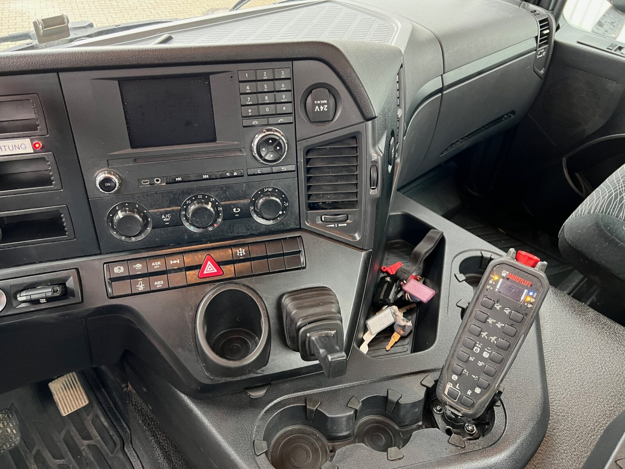 Mercedes-Benz Arocs 1830 K 4x2 Arocs 1830 K 4x2, Funk - Komunalni tovornjak: slika 5 Mercedes-Benz Arocs 1830 K 4x2 Arocs 1830 K 4x2, Funk - Komunalni tovornjak: slika 5