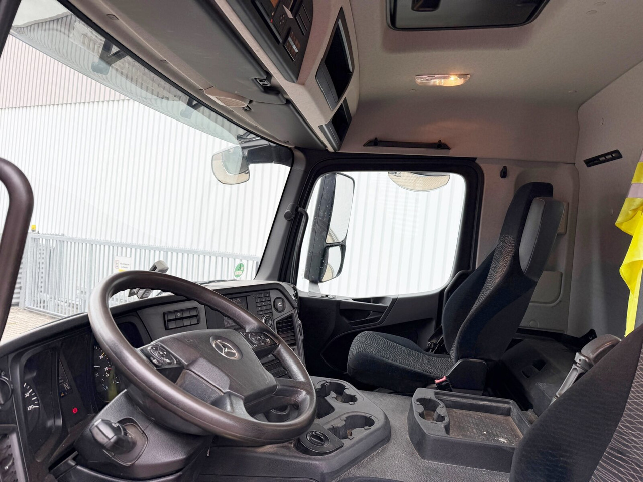 Mercedes-Benz Arocs 1842 AK 4x4 Arocs 1842 AK 4x4 - Tovornjak prekucnik: slika 3 Mercedes-Benz Arocs 1842 AK 4x4 Arocs 1842 AK 4x4 - Tovornjak prekucnik: slika 3
