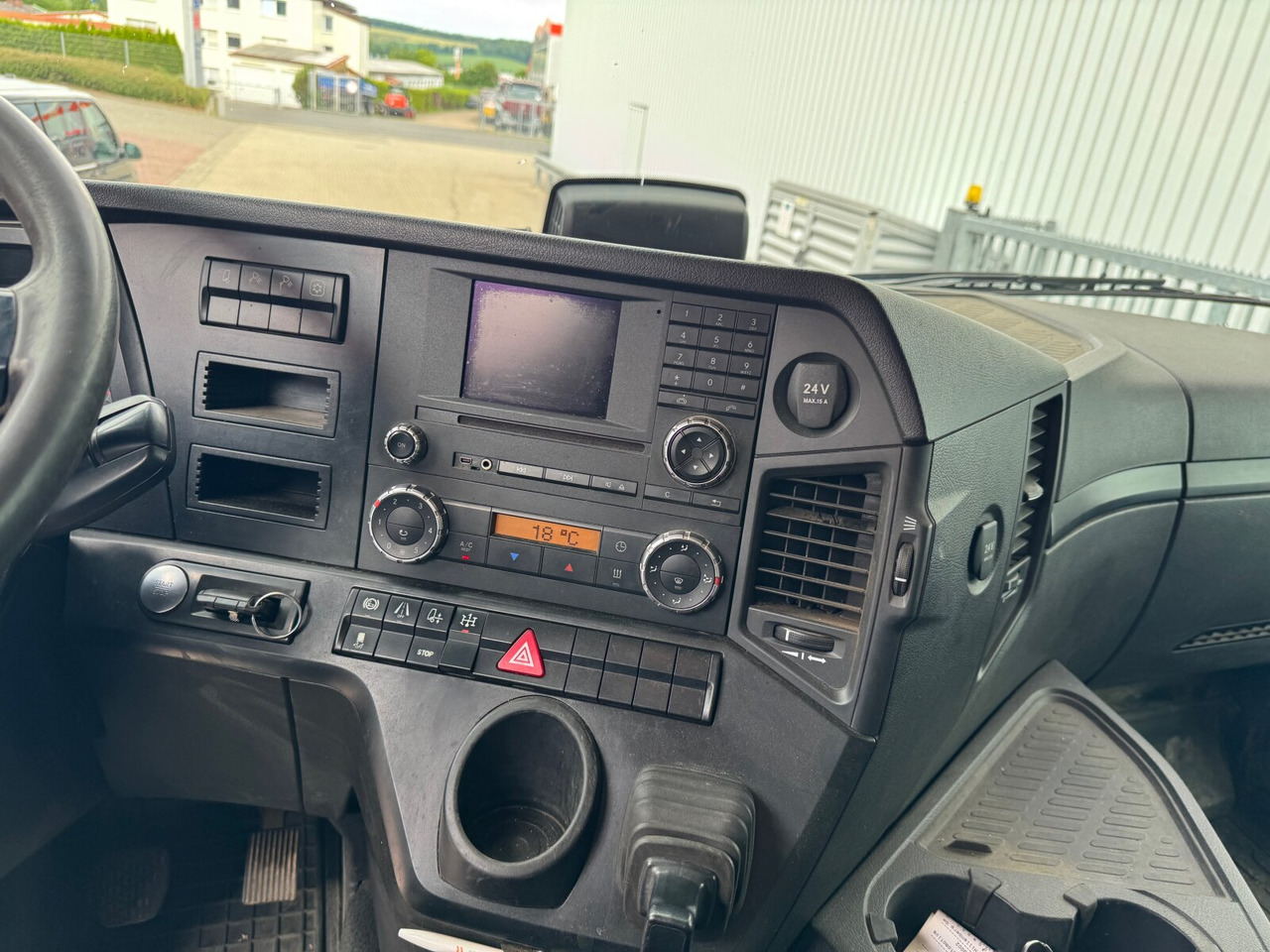 Mercedes-Benz Arocs 2651 L 6x4 Arocs 2651 L 6x4, Retarder, StreamSpace - Tovornjak-šasija: slika 2 Mercedes-Benz Arocs 2651 L 6x4 Arocs 2651 L 6x4, Retarder, StreamSpace - Tovornjak-šasija: slika 2