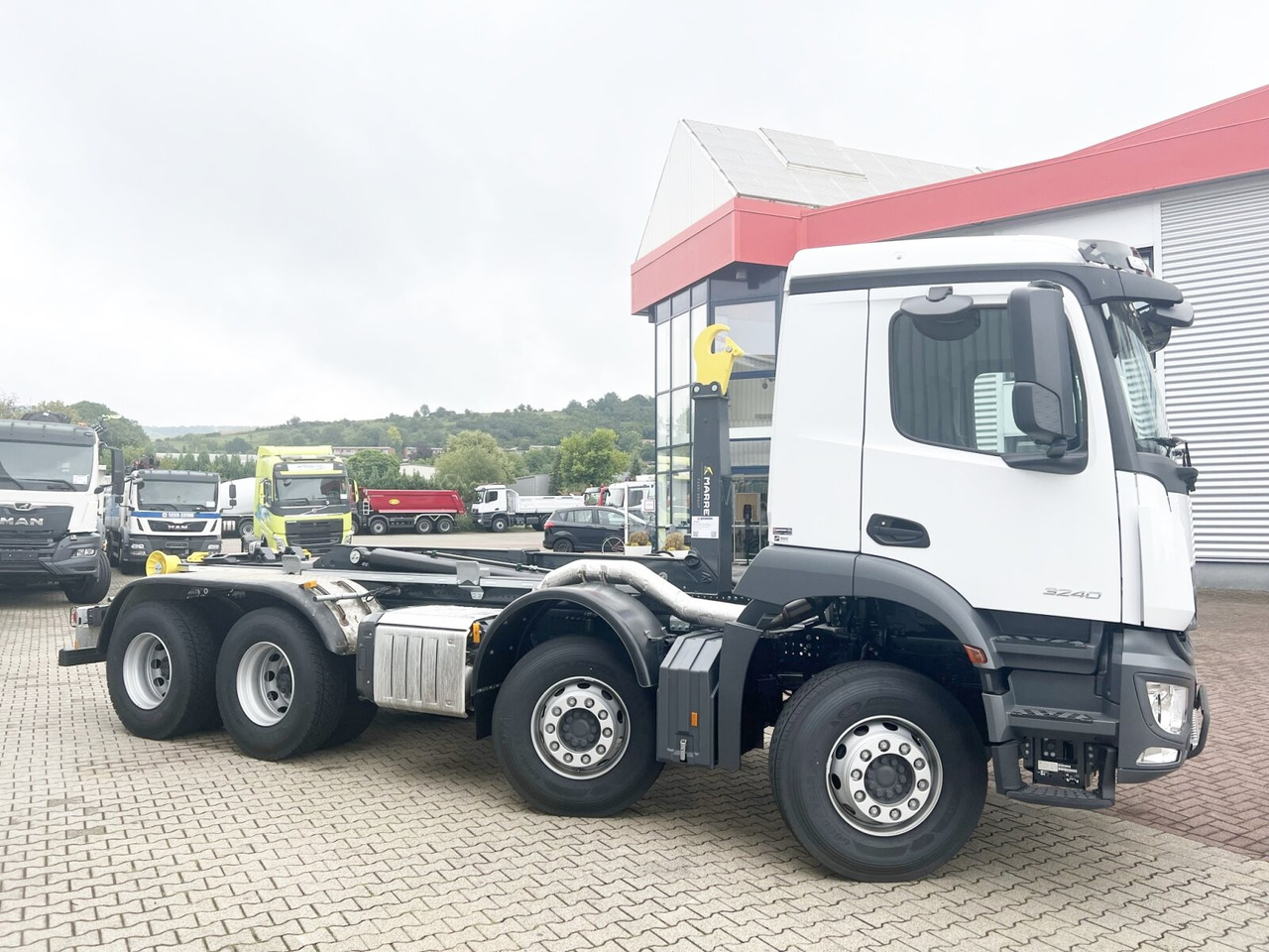 Nov Kotalni prekucni tovornjak Mercedes-Benz Arocs 3240 8x4 Arocs 3240 8x4/42: slika 10