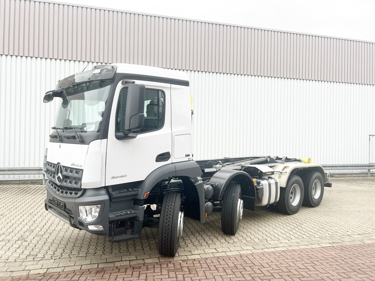 Nov Kotalni prekucni tovornjak Mercedes-Benz Arocs 3240 8x4 Arocs 3240 8x4/42: slika 8