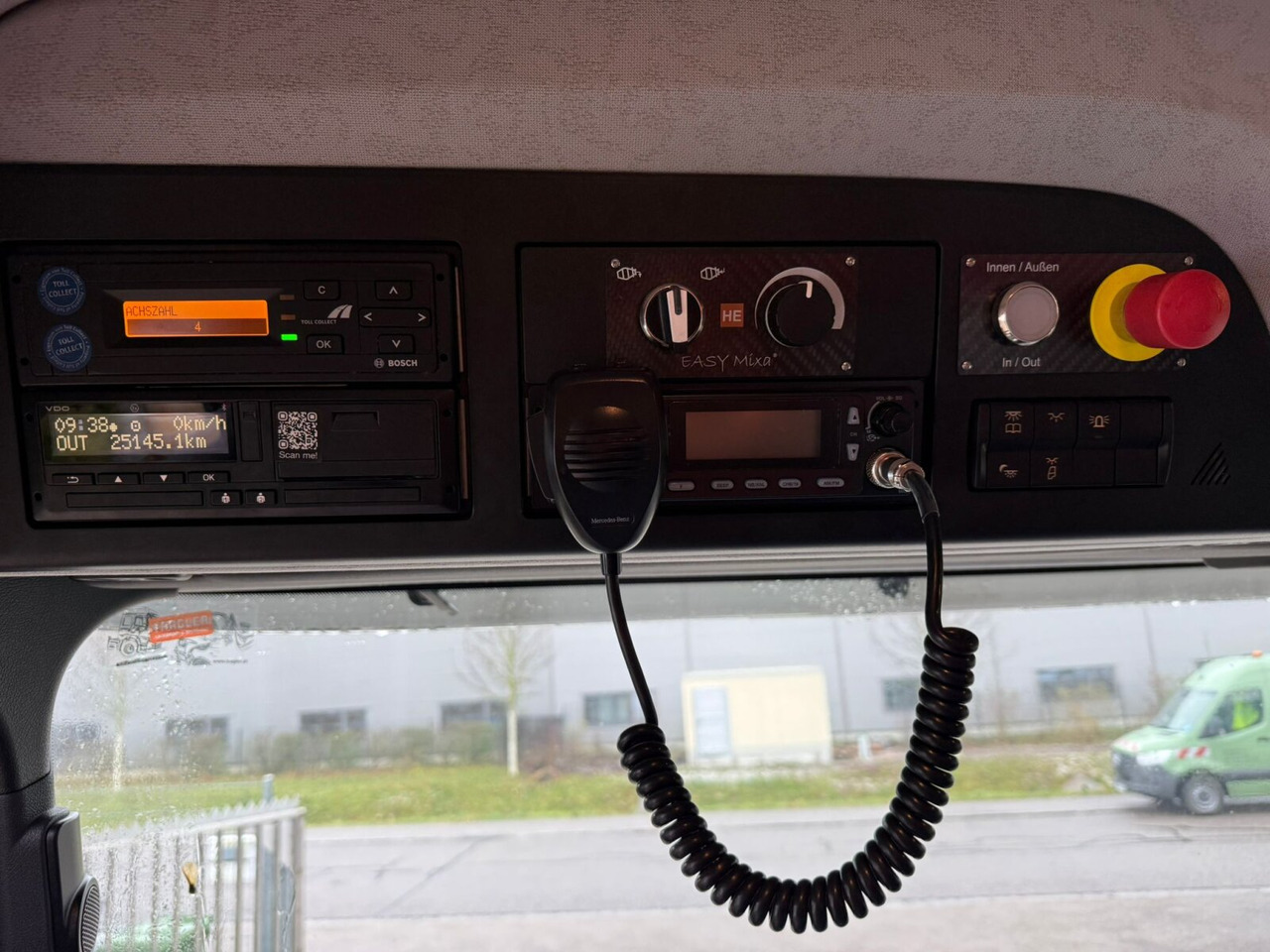 Mercedes-Benz Arocs 3243 B 8x4/4 Arocs 3243 B 8x4/4, MirrorCam, MultimediaCockpit, Navi, Betonmischer Intermix ca. 9m³ - Avtomešalec: slika 4 Mercedes-Benz Arocs 3243 B 8x4/4 Arocs 3243 B 8x4/4, MirrorCam, MultimediaCockpit, Navi, Betonmischer Intermix ca. 9m³ - Avtomešalec: slika 4