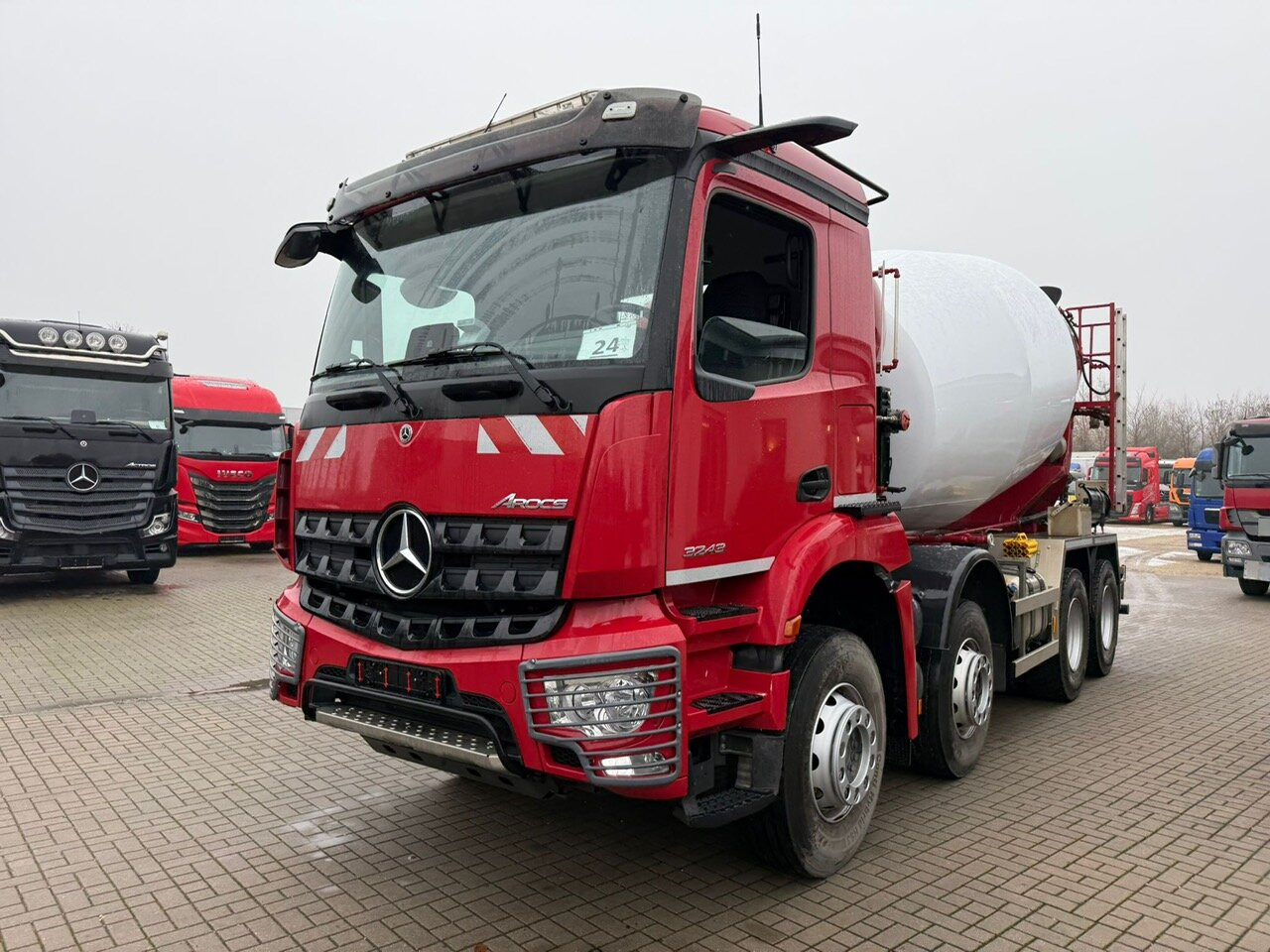Mercedes-Benz Arocs 3243 B 8x4/4 Arocs 3243 B 8x4/4, MirrorCam, MultimediaCockpit, Navi, Betonmischer Intermix ca. 9m³ - Avtomešalec: slika 1 Mercedes-Benz Arocs 3243 B 8x4/4 Arocs 3243 B 8x4/4, MirrorCam, MultimediaCockpit, Navi, Betonmischer Intermix ca. 9m³ - Avtomešalec: slika 1