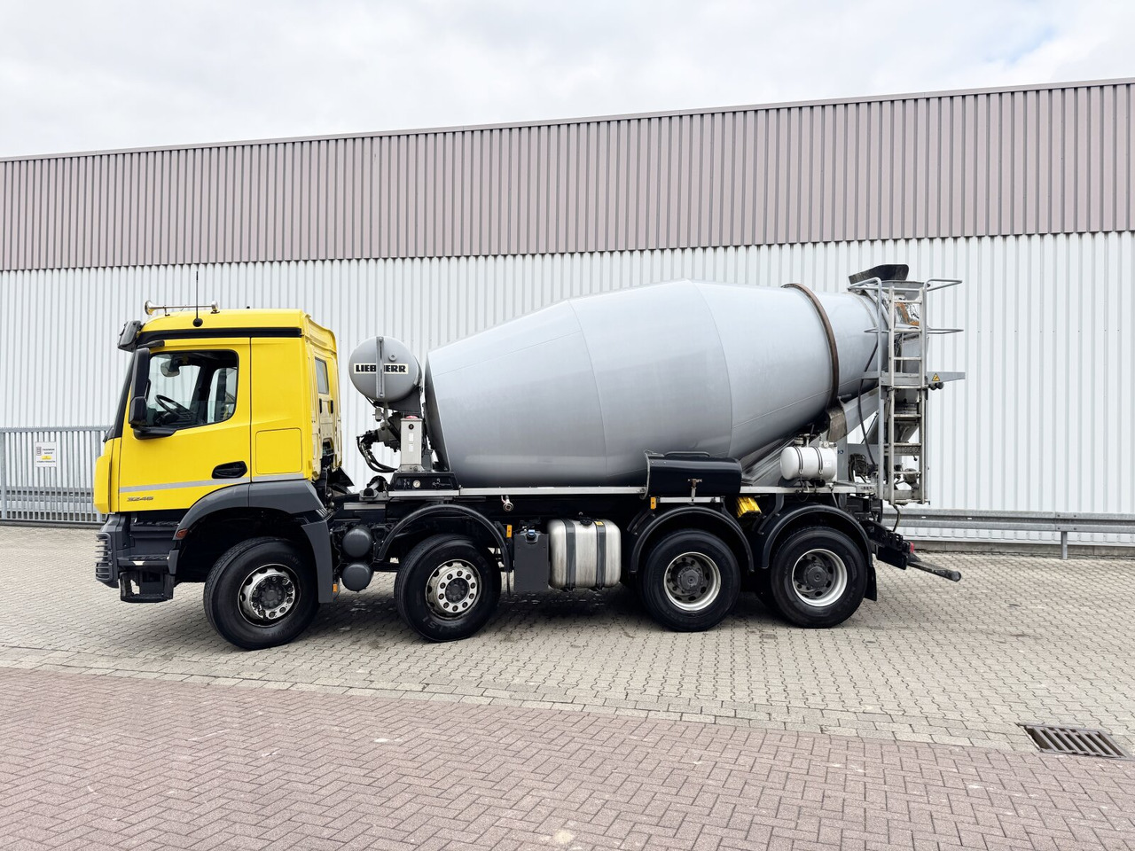 Mercedes-Benz Arocs 3246 B 8x4/4 Arocs 3246 B 8x4/4, Liebherr HTM 905 Mischer, 9m³, Multimedia Cockpit, Navi - Avtomešalec: slika 3 Mercedes-Benz Arocs 3246 B 8x4/4 Arocs 3246 B 8x4/4, Liebherr HTM 905 Mischer, 9m³, Multimedia Cockpit, Navi - Avtomešalec: slika 3