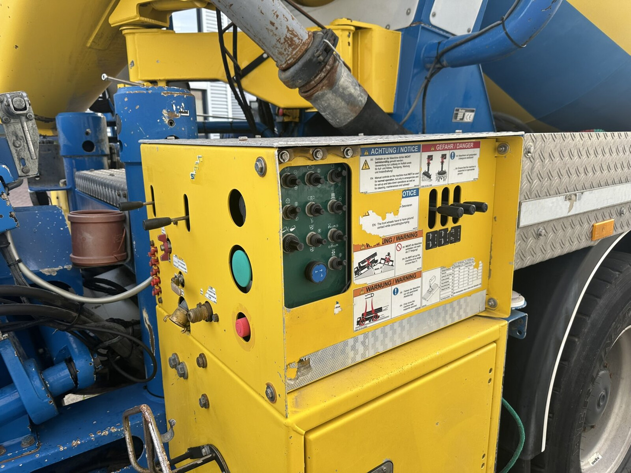 Mercedes-Benz Arocs 3246 B 8x4 Stetter Mischer 7m³, Pumpe 25m Arocs 3246 B 8x4 Stetter Mischer 7m³, Pumpe 25m - Črpalka za beton: slika 3 Mercedes-Benz Arocs 3246 B 8x4 Stetter Mischer 7m³, Pumpe 25m Arocs 3246 B 8x4 Stetter Mischer 7m³, Pumpe 25m - Črpalka za beton: slika 3