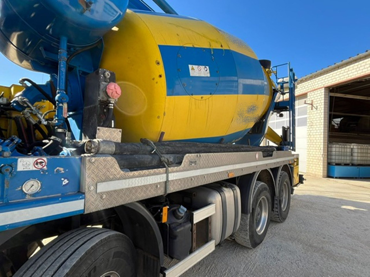 Mercedes-Benz Arocs 3246 B 8x4 Stetter Mischer 7m³, Pumpe 25m Arocs 3246 B 8x4 Stetter Mischer 7m³, Pumpe 25m - Avtomešalec: slika 5 Mercedes-Benz Arocs 3246 B 8x4 Stetter Mischer 7m³, Pumpe 25m Arocs 3246 B 8x4 Stetter Mischer 7m³, Pumpe 25m - Avtomešalec: slika 5