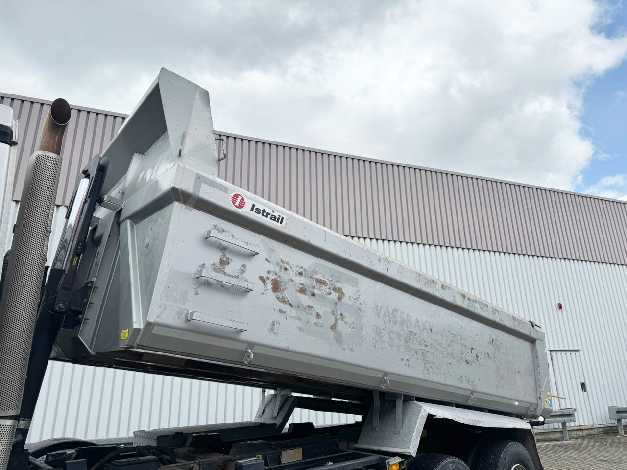 Mercedes-Benz Arocs 3258 LK 8x4/4 Arocs 3258 LK 8x4/4, Retarder, Bi-Xenon, Stahlmulde ca. 14m³, hydr. Heckklappenöffnung lizing Mercedes-Benz Arocs 3258 LK 8x4/4 Arocs 3258 LK 8x4/4, Retarder, Bi-Xenon, Stahlmulde ca. 14m³, hydr. Heckklappenöffnung: slika 12