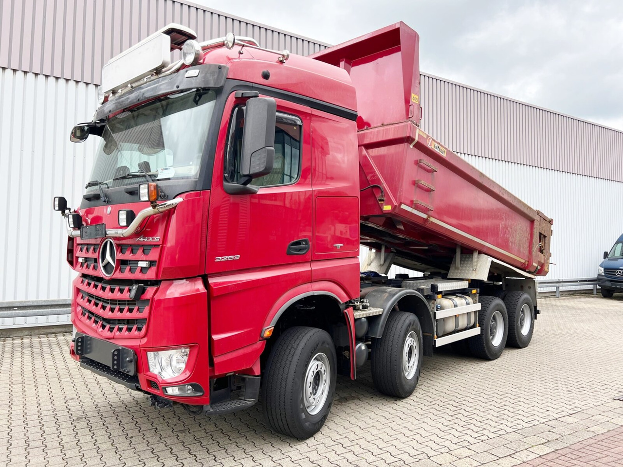 Mercedes-Benz Arocs 3263 8x4/4 Arocs 3263 8x4/4, Retarder, Stahlmulde ca.14m³, Hydr. Heckklappe - Tovornjak prekucnik: slika 1 Mercedes-Benz Arocs 3263 8x4/4 Arocs 3263 8x4/4, Retarder, Stahlmulde ca.14m³, Hydr. Heckklappe - Tovornjak prekucnik: slika 1
