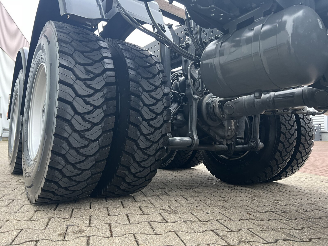 Mercedes-Benz Arocs 3340/46 A 6x6 Arocs 3340/46 A 6x6/39, Grounder - Kotalni prekucni tovornjak: slika 3 Mercedes-Benz Arocs 3340/46 A 6x6 Arocs 3340/46 A 6x6/39, Grounder - Kotalni prekucni tovornjak: slika 3