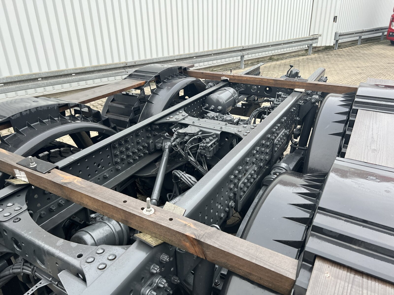 Mercedes-Benz Arocs 3340/46 A 6x6 Arocs 3340/46 A 6x6/39, Grounder - Kotalni prekucni tovornjak: slika 2 Mercedes-Benz Arocs 3340/46 A 6x6 Arocs 3340/46 A 6x6/39, Grounder - Kotalni prekucni tovornjak: slika 2