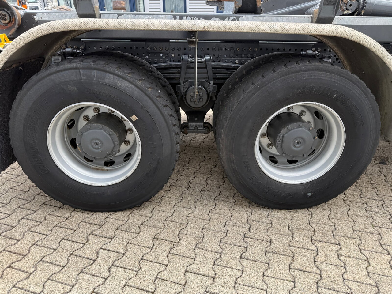 Mercedes-Benz Arocs 3351 6x4 Arocs 3351 6x4, Grounder, Retarder, Multimedia Cockpit, StreamSpace - Tovornjak-šasija: slika 4 Mercedes-Benz Arocs 3351 6x4 Arocs 3351 6x4, Grounder, Retarder, Multimedia Cockpit, StreamSpace - Tovornjak-šasija: slika 4