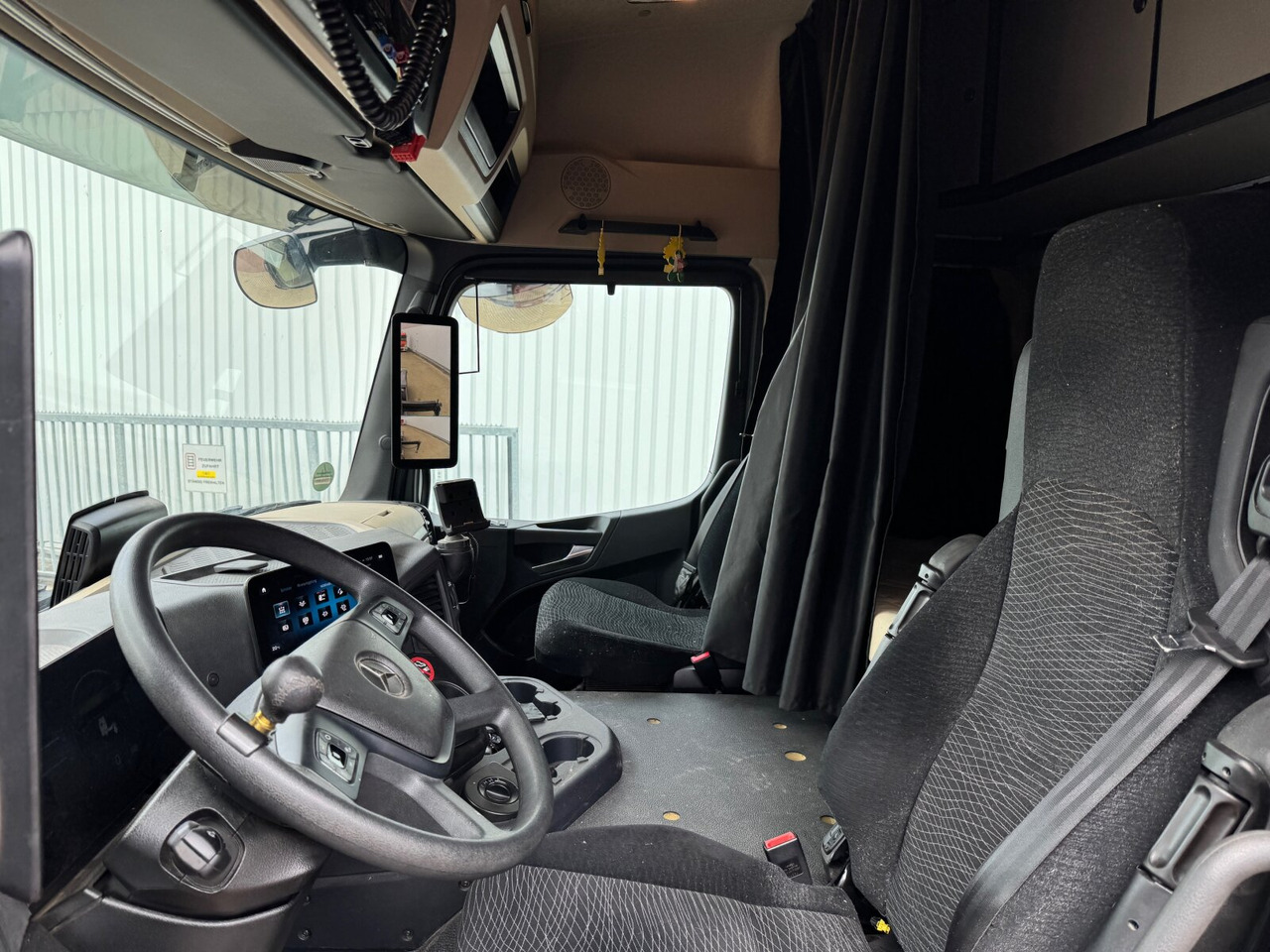 Mercedes-Benz Arocs 3351 LS 6x6 Arocs 3351 LS 6x6, Grounder, MirrorCam, Navi - Tovornjak-šasija: slika 5 Mercedes-Benz Arocs 3351 LS 6x6 Arocs 3351 LS 6x6, Grounder, MirrorCam, Navi - Tovornjak-šasija: slika 5