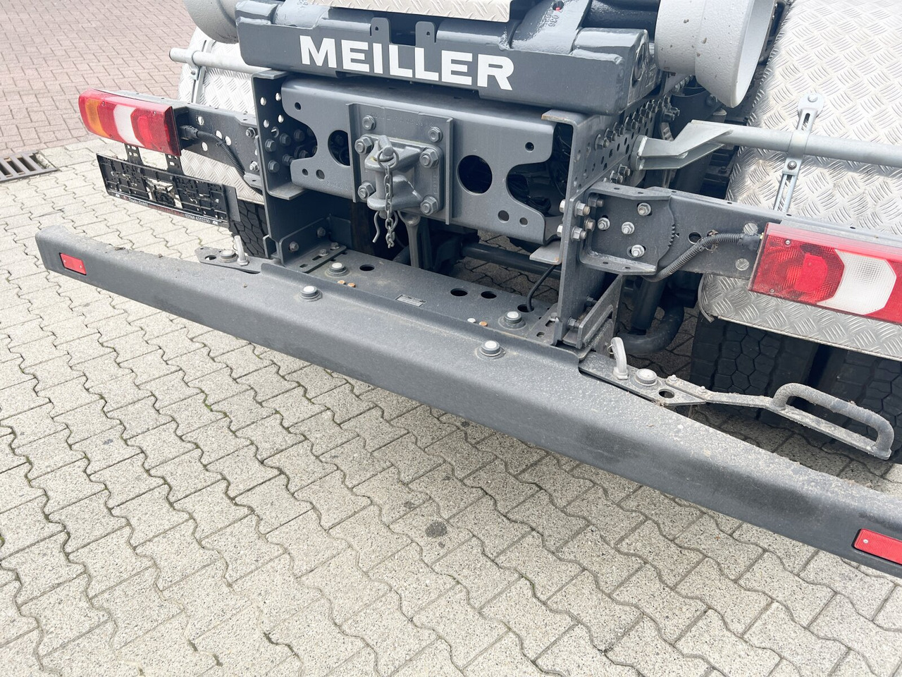 Mercedes-Benz Arocs 4142/48 8x4/4 Arocs 4142/48 8x4/4, Grounder, Meiller RS26 62-K, Funk, Motorabtrieb - Kotalni prekucni tovornjak: slika 3 Mercedes-Benz Arocs 4142/48 8x4/4 Arocs 4142/48 8x4/4, Grounder, Meiller RS26 62-K, Funk, Motorabtrieb - Kotalni prekucni tovornjak: slika 3