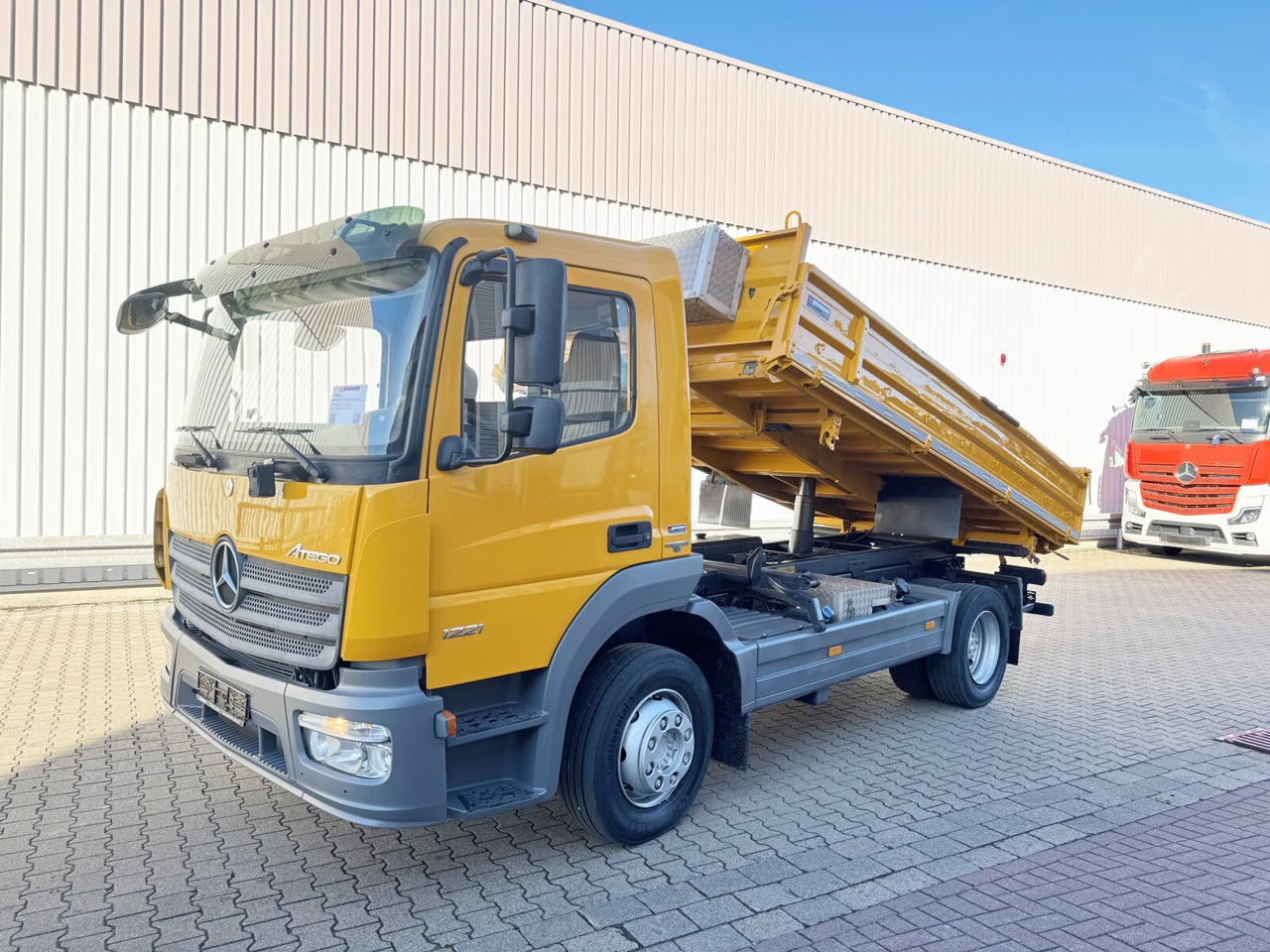 Mercedes-Benz Atego 1221 K 4x2 Atego 1221 K 4x2, 2x AHK - Tovornjak prekucnik: slika 1 Mercedes-Benz Atego 1221 K 4x2 Atego 1221 K 4x2, 2x AHK - Tovornjak prekucnik: slika 1