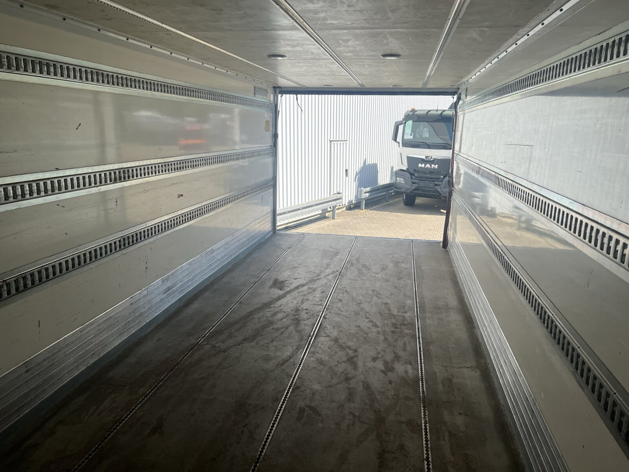 Mercedes-Benz Atego 1230 L 4x2 Atego 1230 L 4x2, LBW, Dautel, 1,5t - Tovornjak zabojnik: slika 4 Mercedes-Benz Atego 1230 L 4x2 Atego 1230 L 4x2, LBW, Dautel, 1,5t - Tovornjak zabojnik: slika 4