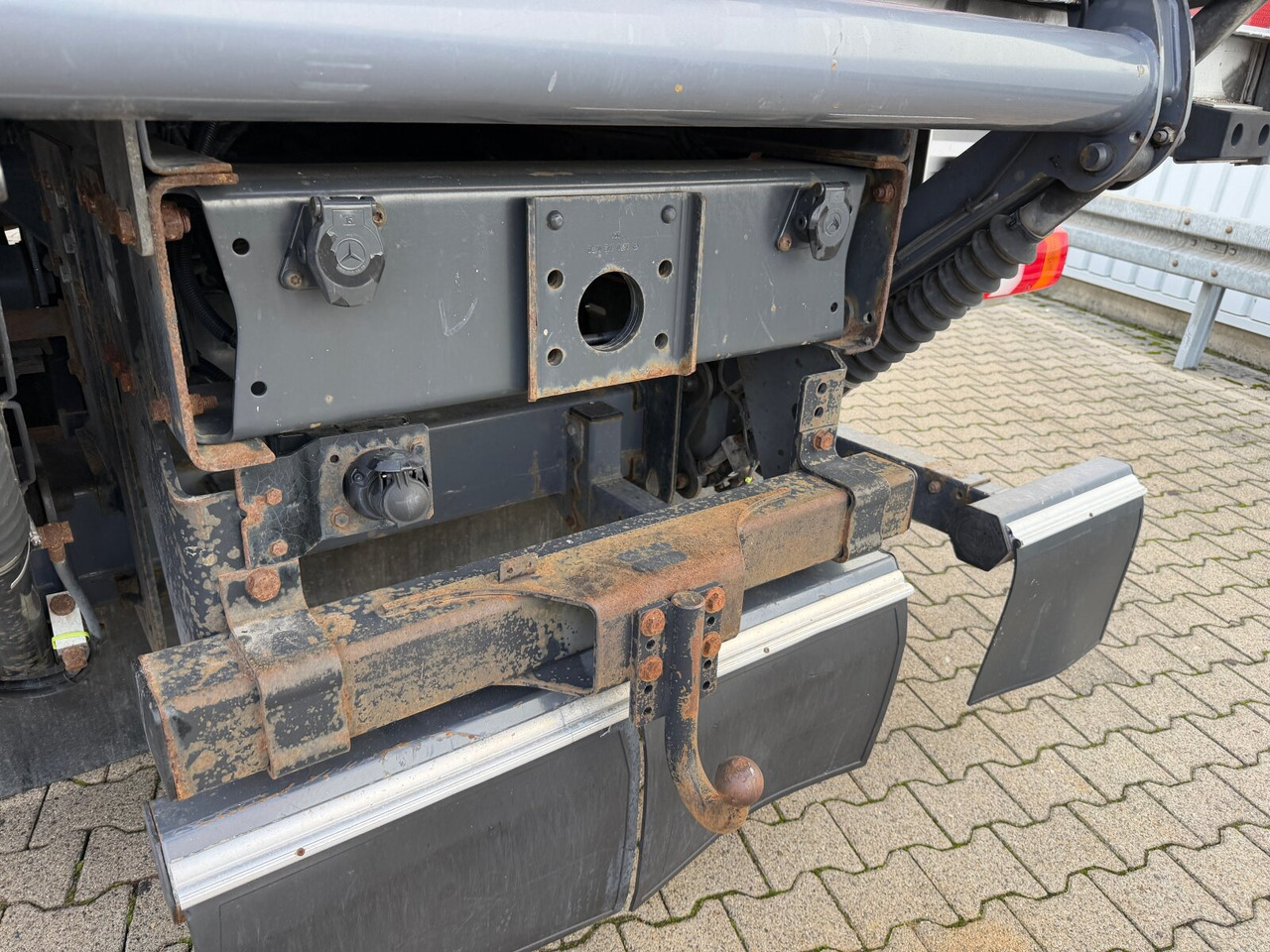 Mercedes-Benz Atego 1330 4x4 Atego 1330 4x4, Iso-Koffer mit Heizung, LBW - Tovornjak zabojnik: slika 4 Mercedes-Benz Atego 1330 4x4 Atego 1330 4x4, Iso-Koffer mit Heizung, LBW - Tovornjak zabojnik: slika 4